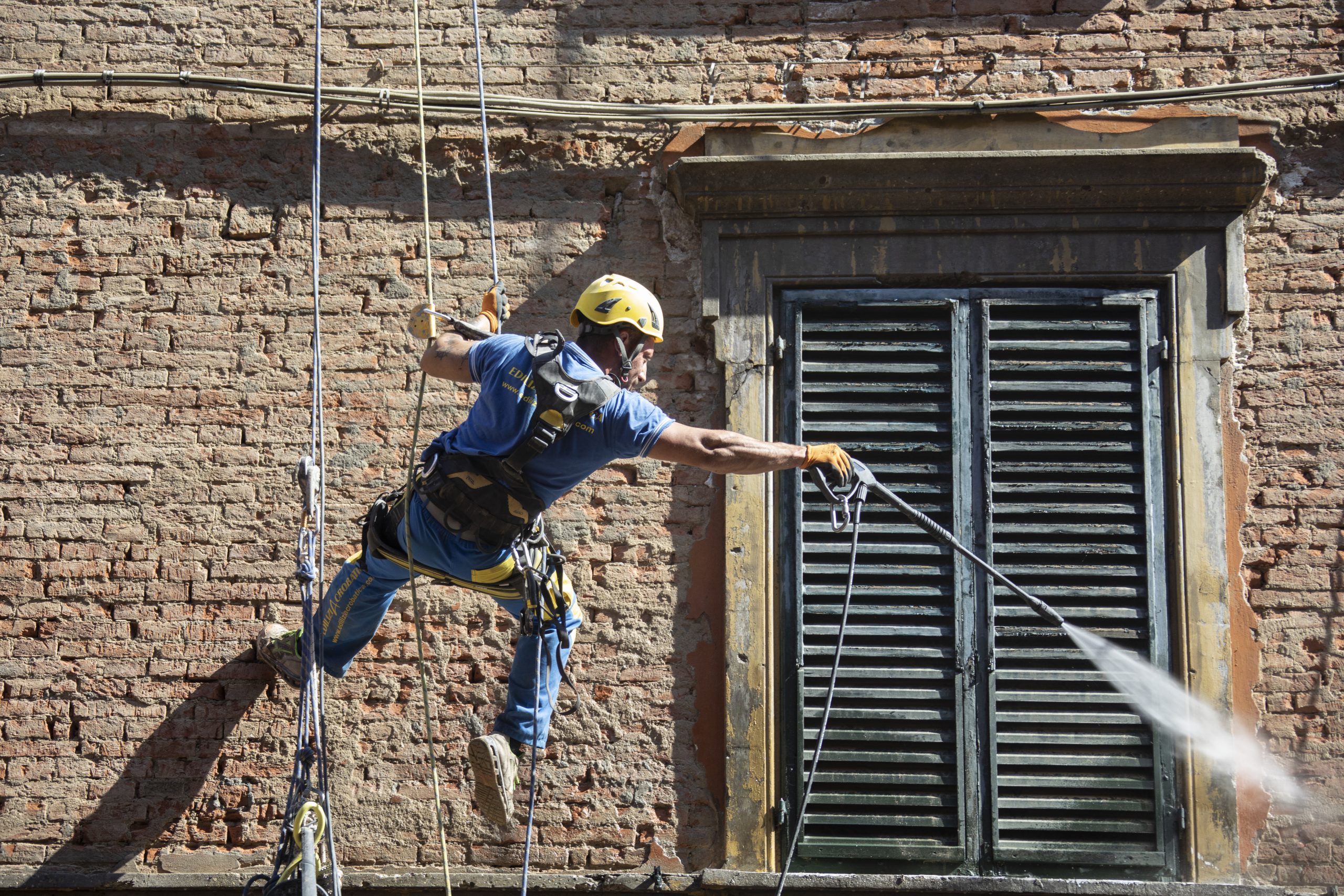 Pulire muri in pietra: quali sono le tecniche migliori?
