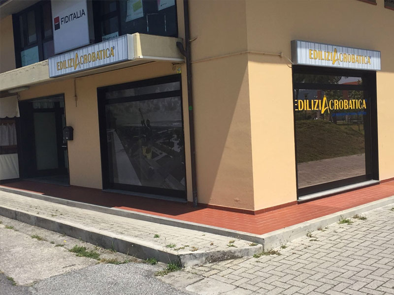 RISTRUTTURAZIONE UFFICI A BRESCIA, INTERVENTI EDILI SU SEDI CAPANNONI COMMERCIALI E INDUSTRIALI.