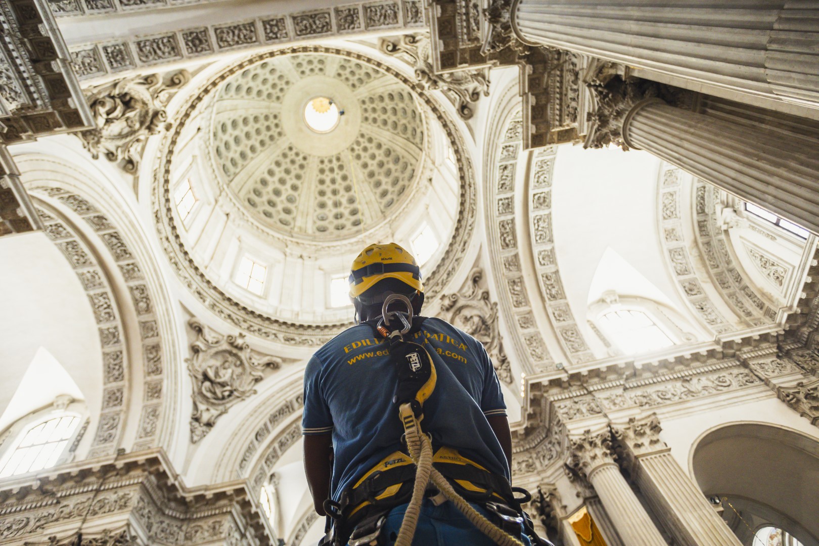 Manutenzione straordinaria e realizzazione del Pendolo di Foucault nel Duomo Nuovo di Brescia: l'intervento di Acrobatica per valorizzare un simbolo della città