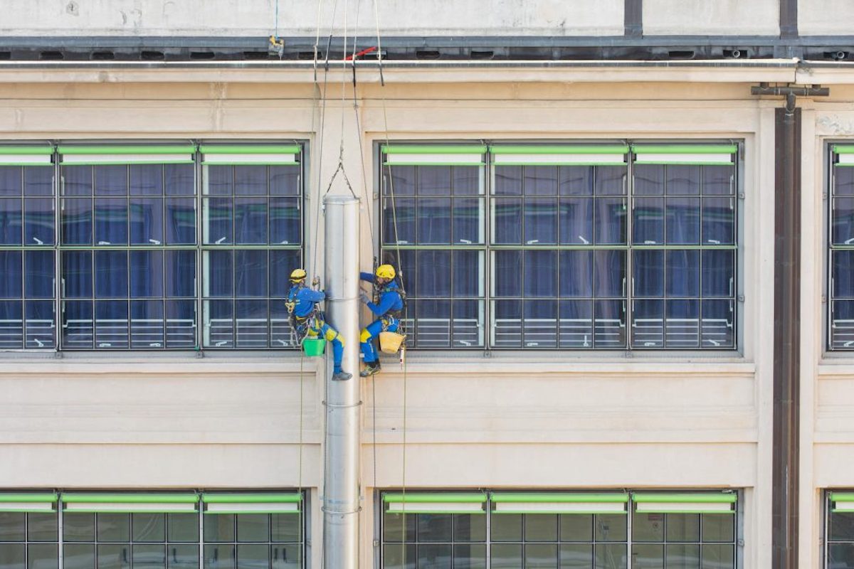 Installazione canna fumaria esterna: ecco i permessi necessari