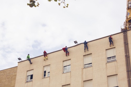 SUPEREROI ACROBATICI OSPEDALE PEDIATRICO INIZIATIVA BAMBINI 