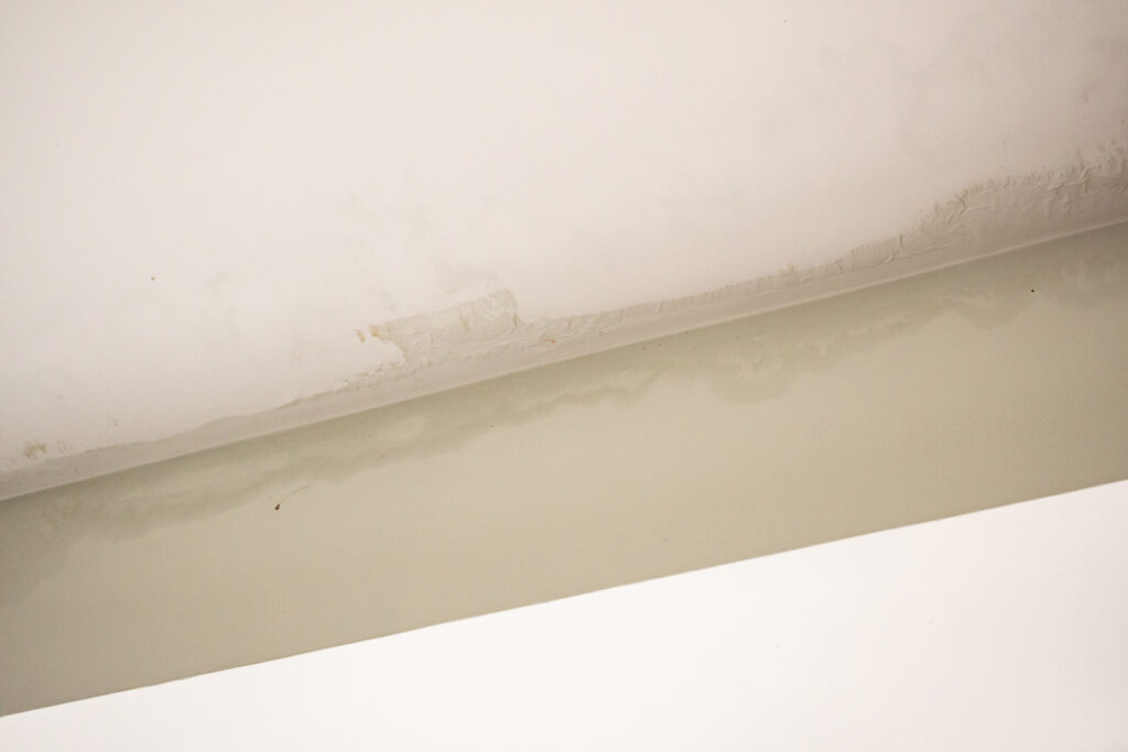 Infiltrazioni d’acqua dal soffitto Chi paga e cosa fare